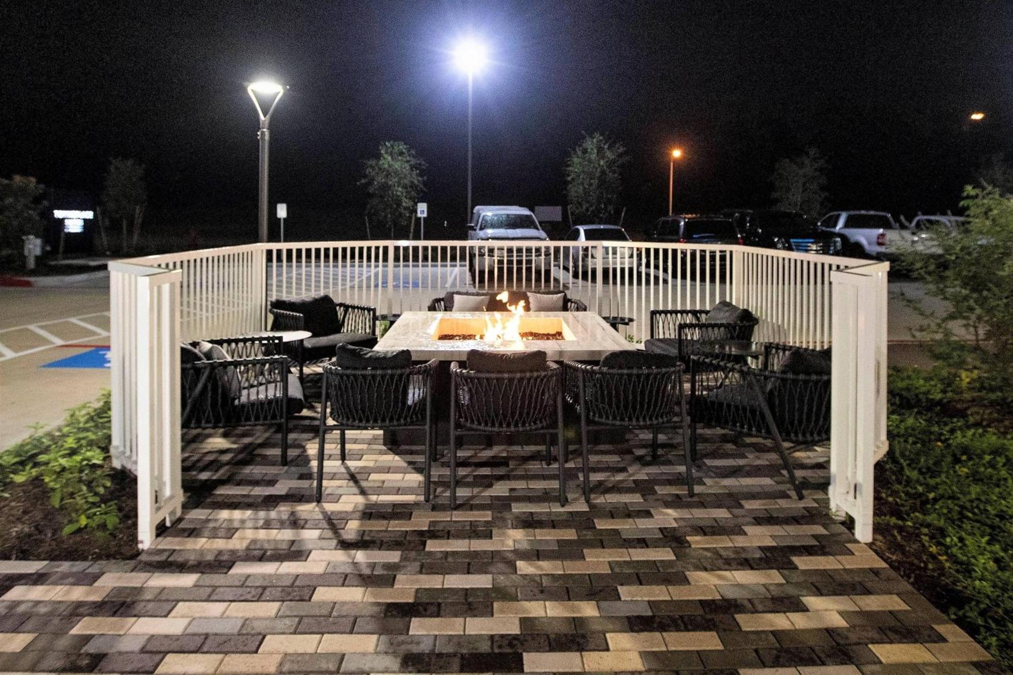 Towneplace Suites By Marriott Conroe Ngoại thất bức ảnh